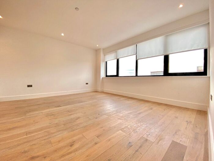 2 Bedroom Flat To Rent In Romney Place, Maidstone, ME15