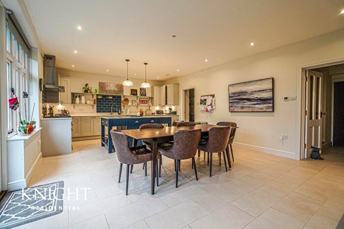 6 Bedroom Detached House For Sale In Cambridge Road, Colchester, CO3