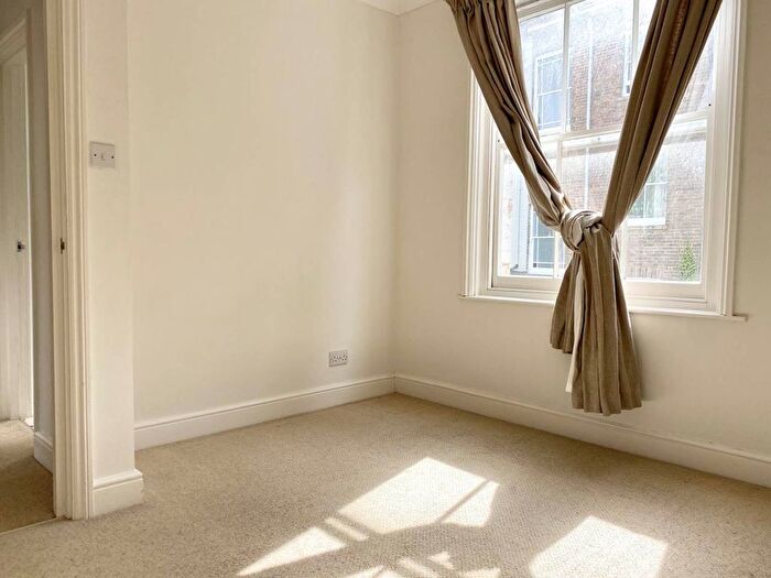 1 Bedroom Flat To Rent In Lime Hill Road, Tunbridge Wells, TN1