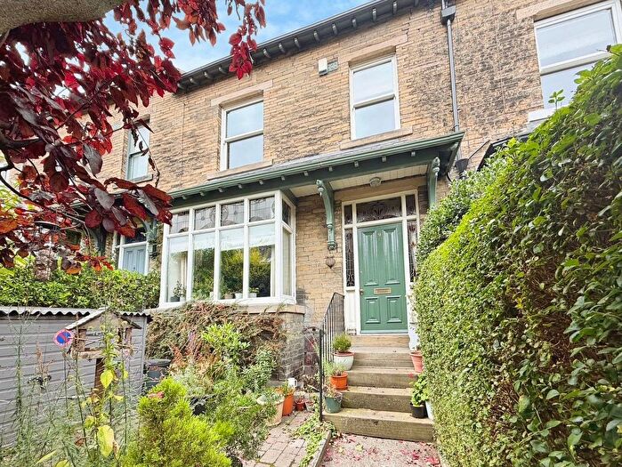 5 Bedroom Terraced House For Sale In Bromley Road, Shipley, BD18