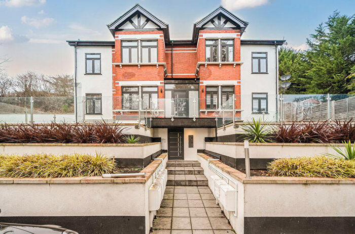 1 Bedroom Flat For Sale In Welcomes Road, Kenley, CR8