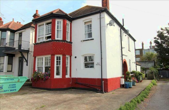 3 Bedroom Apartment To Rent In Westcliff On Sea, SS0