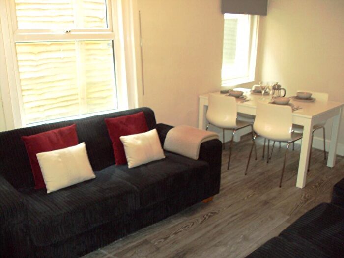 5 Bedroom Terraced House To Rent In Tennyson Road, Portswood, Southampton, SO17