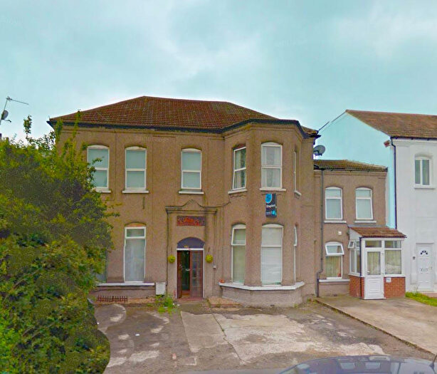 1 Bedroom Flat To Rent In Aldbrough Road South, Seven Kings, IG3