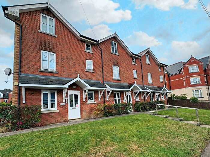 2 Bedroom Flat To Rent In Framfield Road Lion Mews, Uckfield, TN22