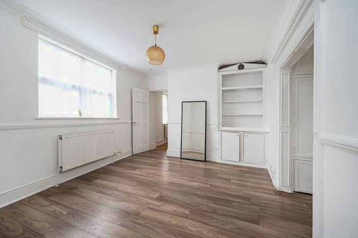 1 Bedroom Flat To Rent In High Road Leyton, Leyton, London, E10