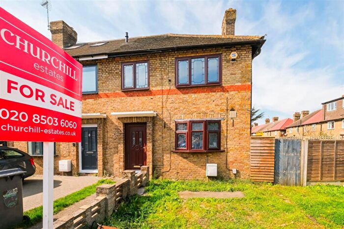 3 Bedroom End Of Terrace House To Rent In Penrhyn Grove, Walthamstow, E17
