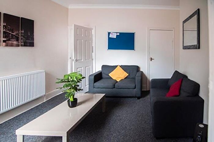 4 Bedroom House To Rent In Harland Road, Sheffield, S11