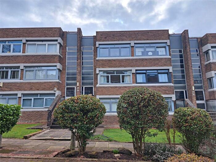 2 Bedroom Flat To Rent In Dirleton Place, Glasgow, G41