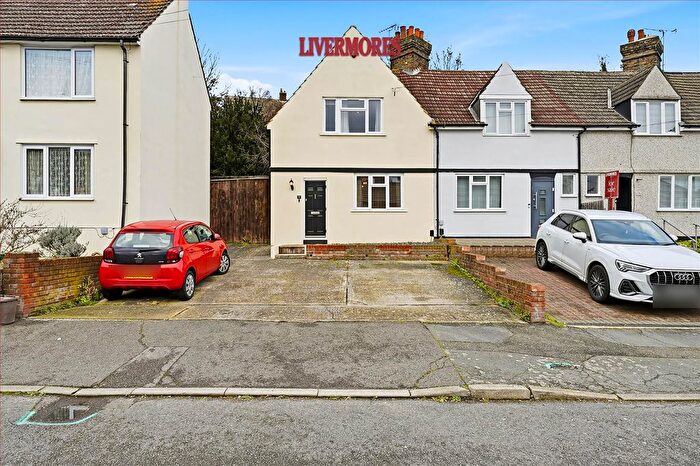 3 Bedroom End Terrace House For Sale In Green Walk, Crayford, Dartford, DA1