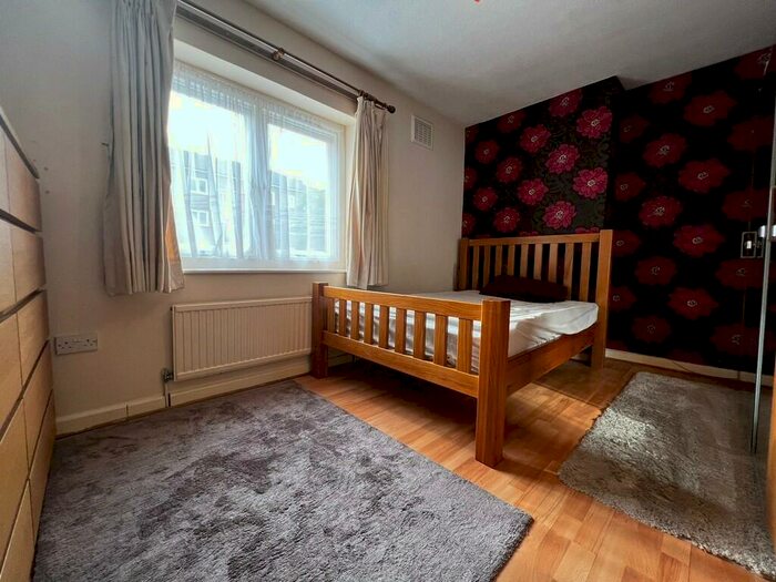 6 Bedroom Maisonette To Rent In Halton Road, N1