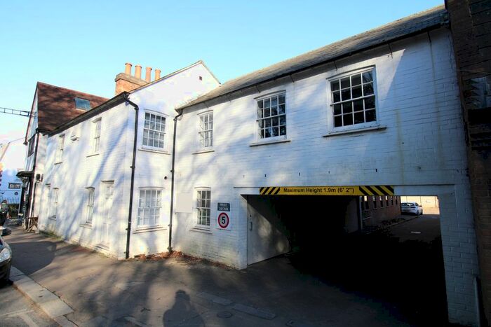 1 Bedroom Flat To Rent In Reigate, Surrey RH2