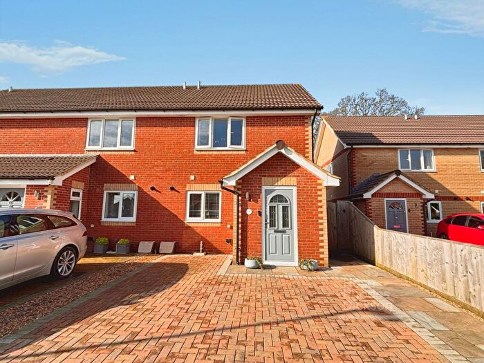 3 Bedroom Semi Detached House For Sale In Alvington Manor View, Newport, Isle Of Wight, PO30