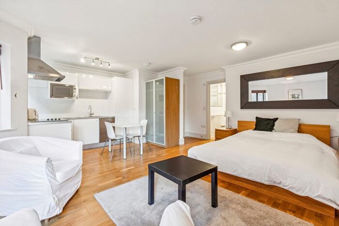 Studio To Rent In St Helens Gardens, Notting Hill, W10