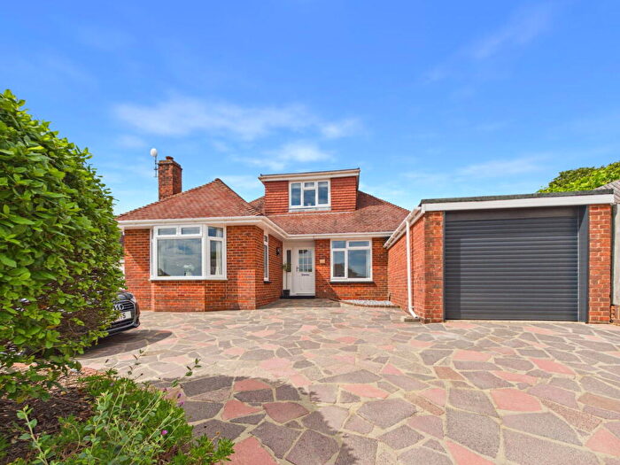 3 Bedroom Detached Bungalow For Sale In Oak Close, High Salvington, Worthing, BN13