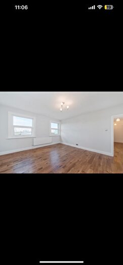 2 Bedroom Flat To Rent In Peckham High Street, London, SE15