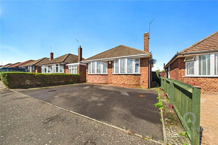 2 Bedroom Bungalow For Sale In Woodside Avenue, Boothville, Northampton, NN3