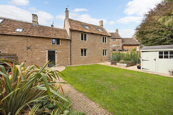 3 Bedroom Detached House For Sale In Pickwick, Corsham, SN13