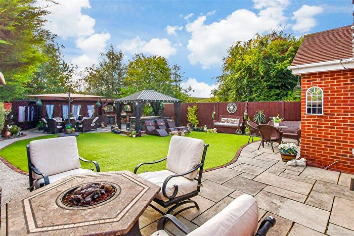 4 Bedroom Detached House For Sale In Russett Close, Aylesford, Kent, ME20