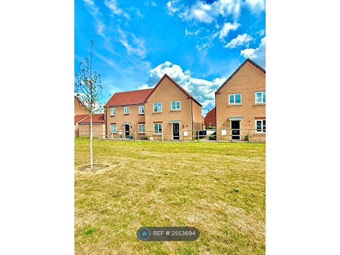 3 Bedroom Semi-Detached House To Rent In Ayr View, Bourne, PE10