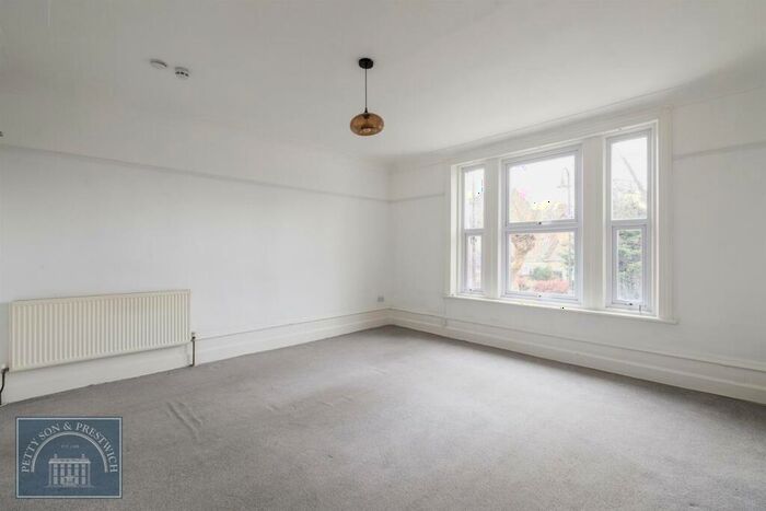 1 Bedroom Property To Rent In High Street, Wanstead, E11