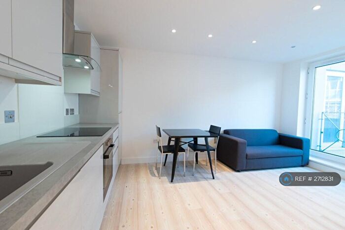 1 Bedroom Flat To Rent In Mowlem Street, London, E2