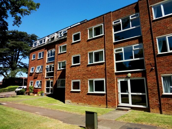 2 Bedroom Flat To Rent In Kestrel Court, Ware, SG12