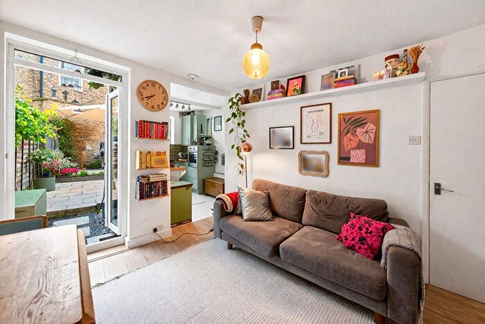 1 Bedroom Flat For Sale In Lyham Road, London, SW2