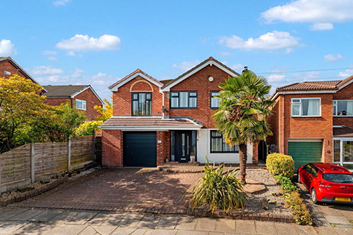 4 Bedroom Detached House For Sale In Gawthorpe Close, Bury, BL9
