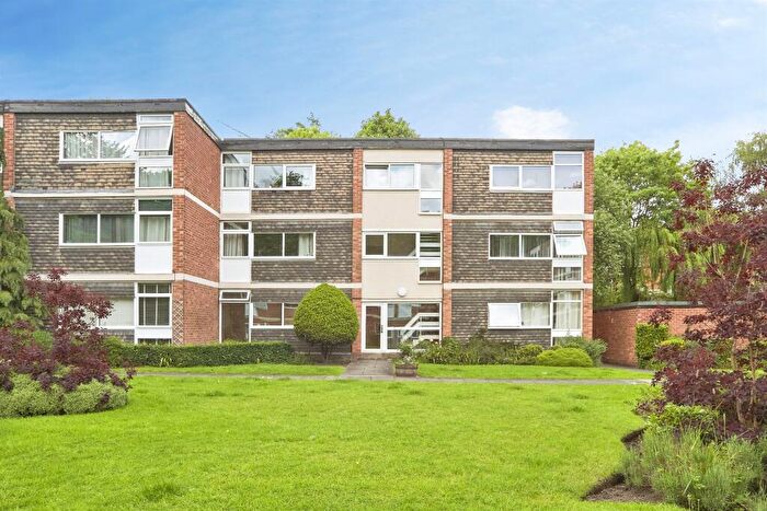 1 Bedroom Apartment For Sale In Grove Court, Leeds, LS6