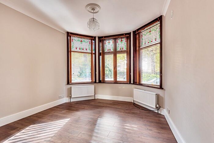 1 Bedroom Flat For Sale In Great North Road, Highgate, London, N6