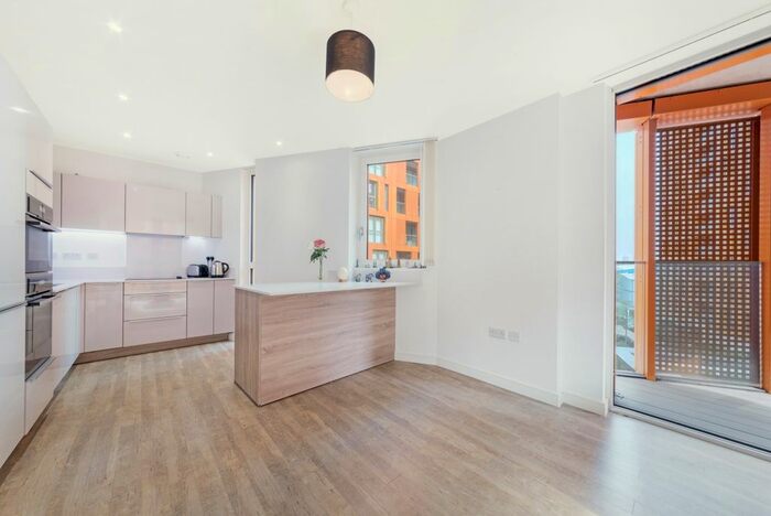 1 Bedroom Flat To Rent In Tiggap House, Cable Walk, Greenwich, London, SE10