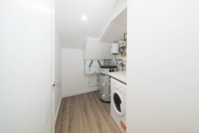 1 Bedroom Apartment To Rent In Ashwood Way, Basingstoke, RG23
