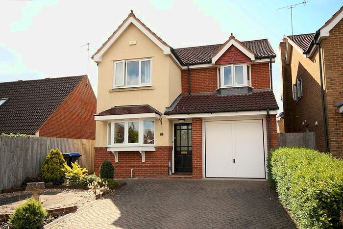 4 Bedroom Detached House To Rent In Rapsley Lane, Knaphill, Woking, GU21