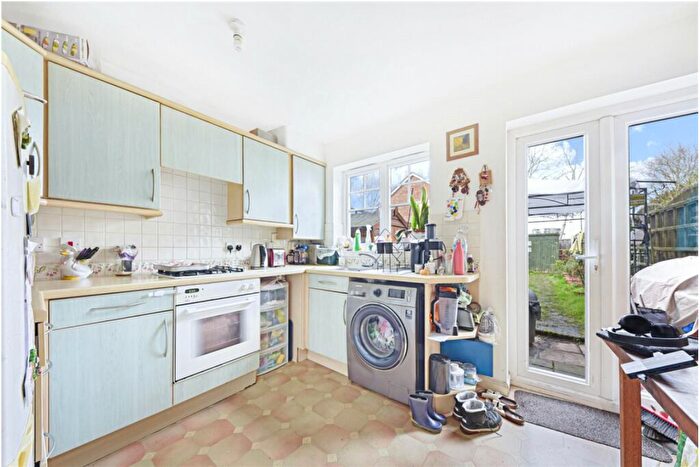 2 Bedroom End Of Terrace House To Rent In Cheshire Close, London, E17
