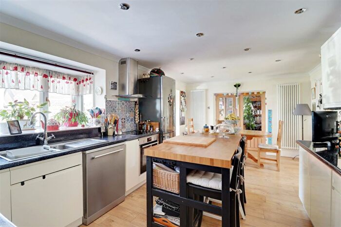 2 Bedroom Detached Bungalow For Sale In Main Street, Ellerker, Brough, HU15