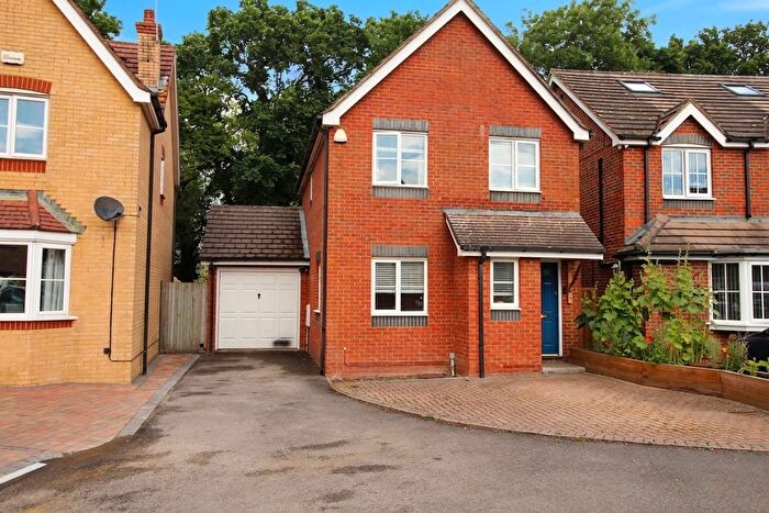 3 Bedroom Detached House For Sale In Collie Drive, Kingsnorth, TN23