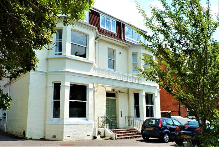 2 Bedroom Flat To Rent In Preston Park Avenue, Brighton, BN1