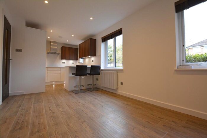 1 Bedroom Flat To Rent In Wendover Gardens, Brentwood, Essex, CM13
