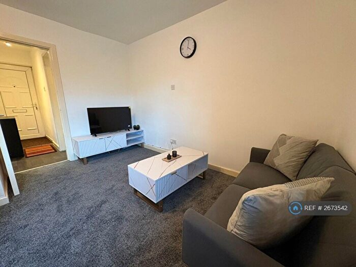 Studio To Rent In Brook Road, Manchester, M14