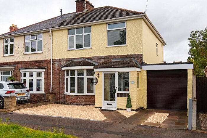 3 Bedroom Semi-Detached House For Sale In Plantation Avenue, Leicester, LE2