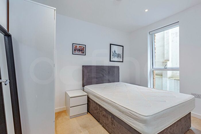 3 Bedroom Flat To Rent In Hand Axe Yard, London, WC1X