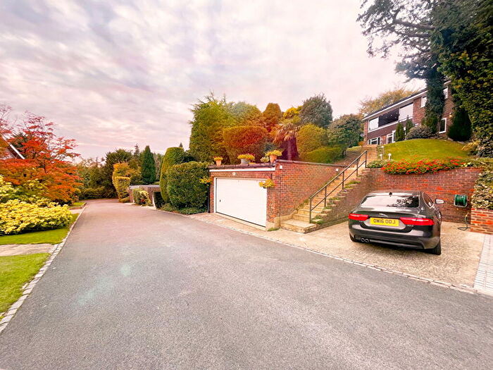 4 Bedroom Detached House For Sale In Warlingham, Surrey, CR6