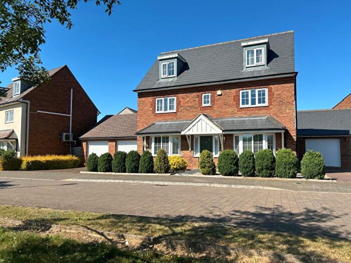 5 Bedroom Detached House To Rent In Saxonia Boulevard, Brooklands, MK10