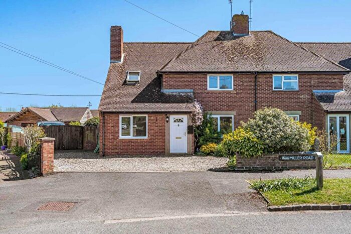 3 Bedroom Semi-Detached House For Sale In Miller Road, Wheatley, OX33