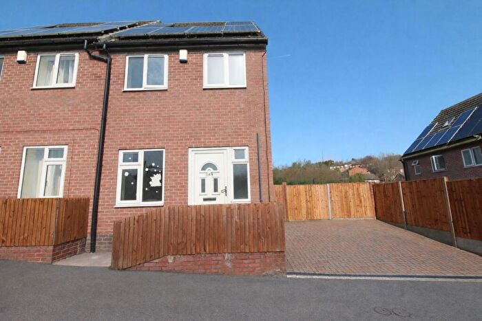3 Bedroom Semi Detached House To Rent In Hungerhill Road, Nottingham, NG3