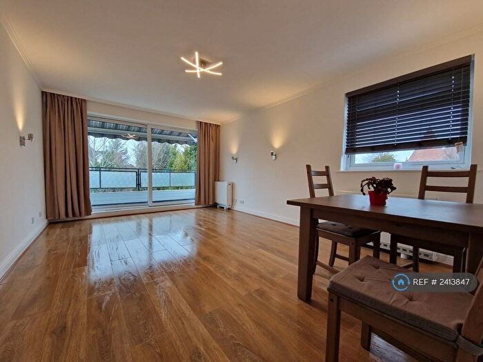 2 Bedroom Flat To Rent In Dukes Court, Bournemouth, BH1