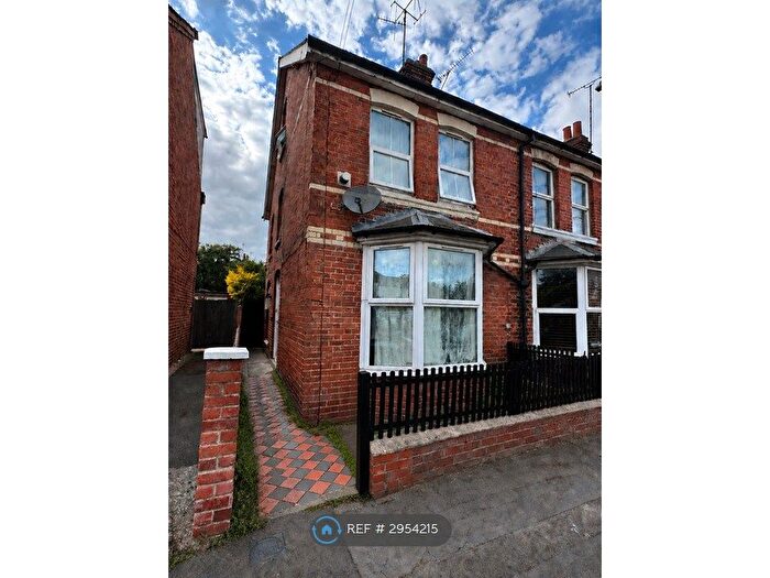 3 Bedroom End Terrace House To Rent In Pangbourne St, Reading, RG30