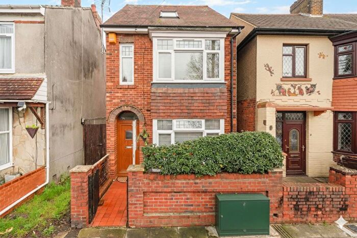 4 Bedroom Detached House For Sale In Lichfield Road, Portsmouth, PO3