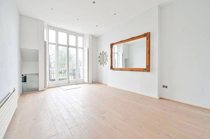 2 Bedroom Flat To Rent In Onslow Gardens, South Kensington, London, SW7